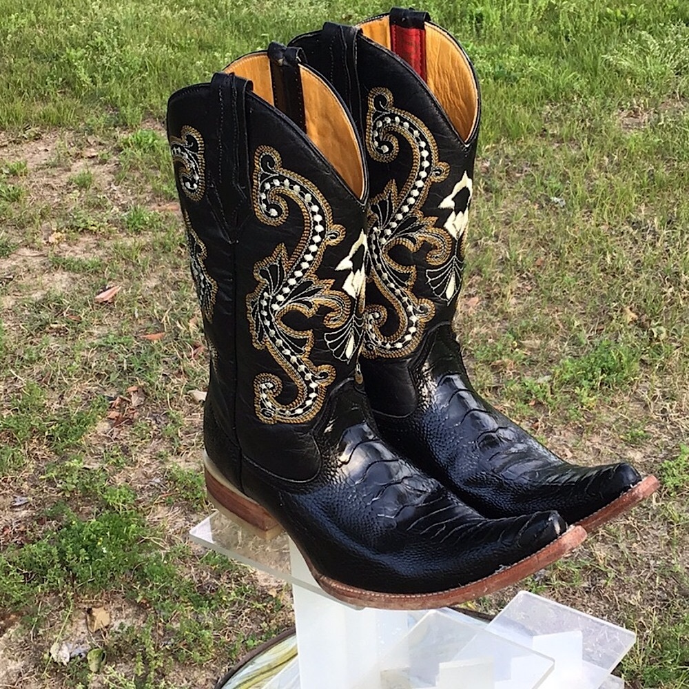 Donaldo Black Exotic Ostrich Leg Pointed Toe Cowboy Boots